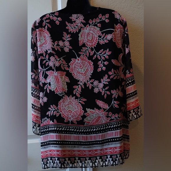 JM Collection Women's Printed Split-Front Tunic Top (Black Pink, Medium) Blouse - Picture 7 of 15